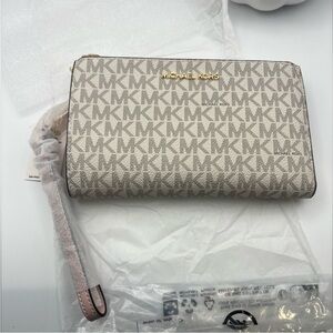 NWT Michael Kors blush Monogram Wristlet